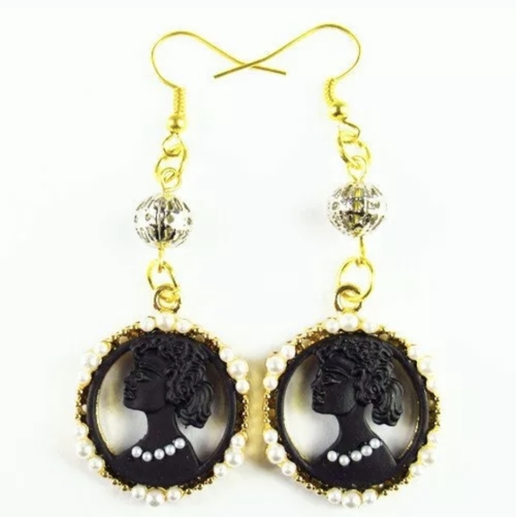 New Cameo Beautiful Black Carved Lady Earrings - Picture 1 of 2